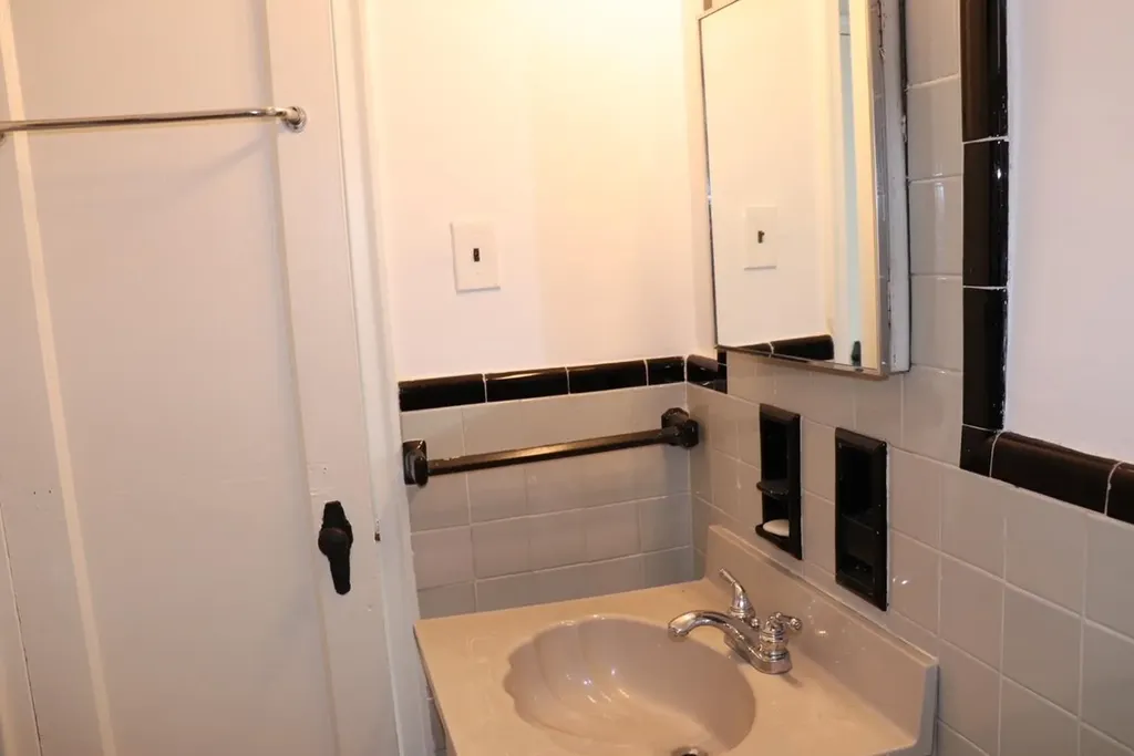 69-40 Yellowstone Boulevard Forest Hills NY 11375