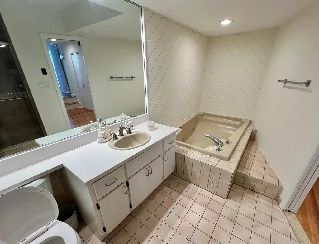 2 Biarritz Street Lido Beach NY 11561