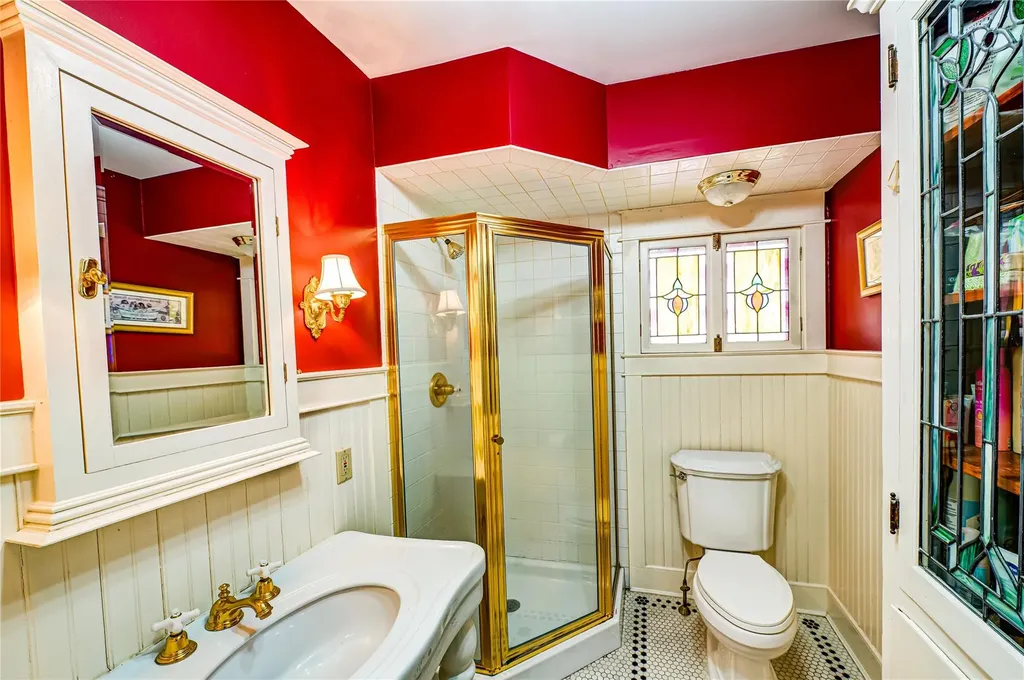 527 Lombardy Boulevard Brightwaters NY 11718