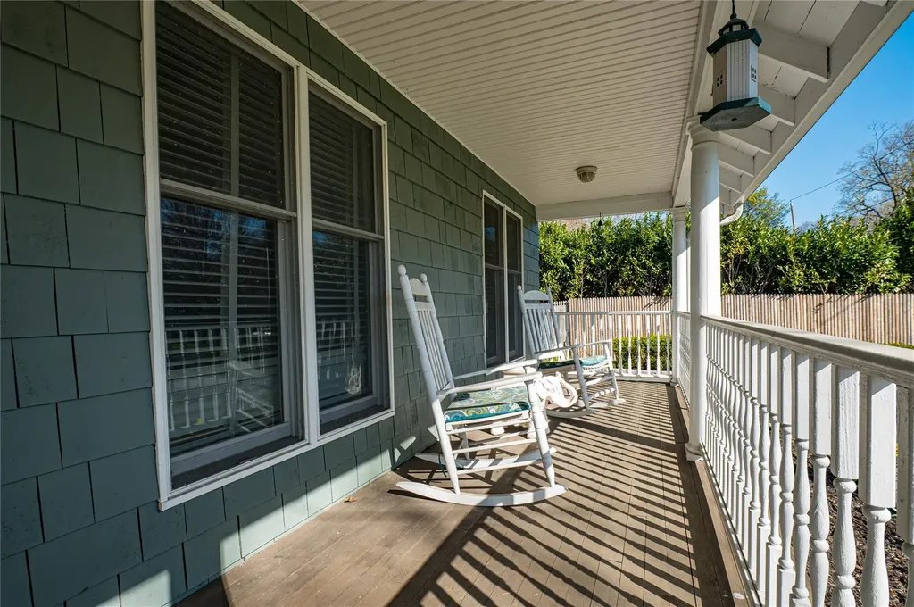527 Lombardy Boulevard Brightwaters NY 11718