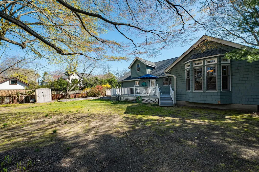 527 Lombardy Boulevard Brightwaters NY 11718