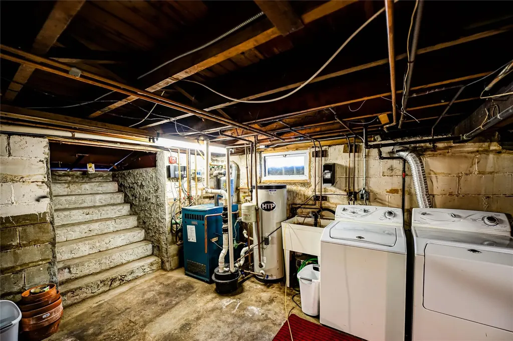 527 Lombardy Boulevard Brightwaters NY 11718