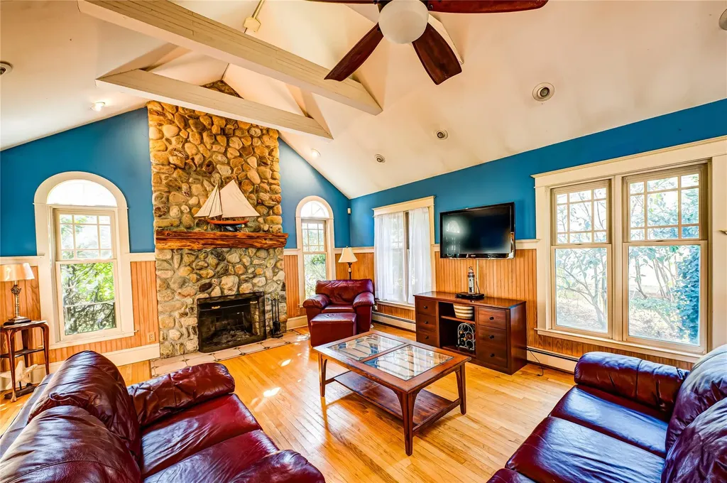 527 Lombardy Boulevard Brightwaters NY 11718