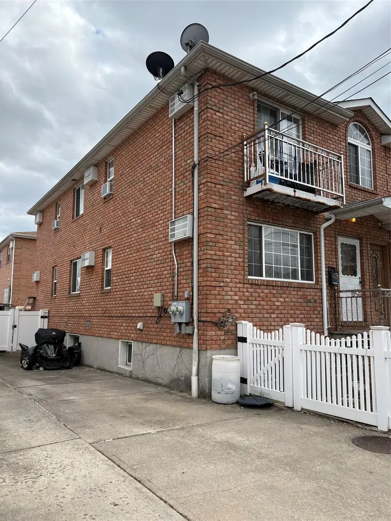 9208 107th Avenue Ozone Park NY 11417