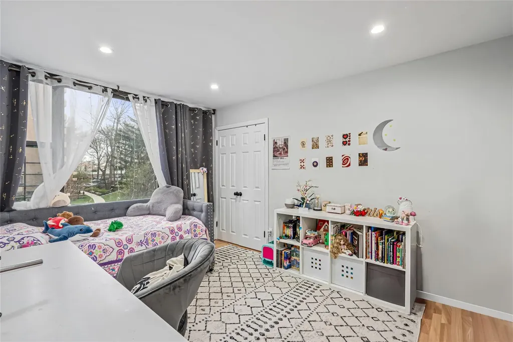 162-40 9th Avenue Beechhurst NY 11357