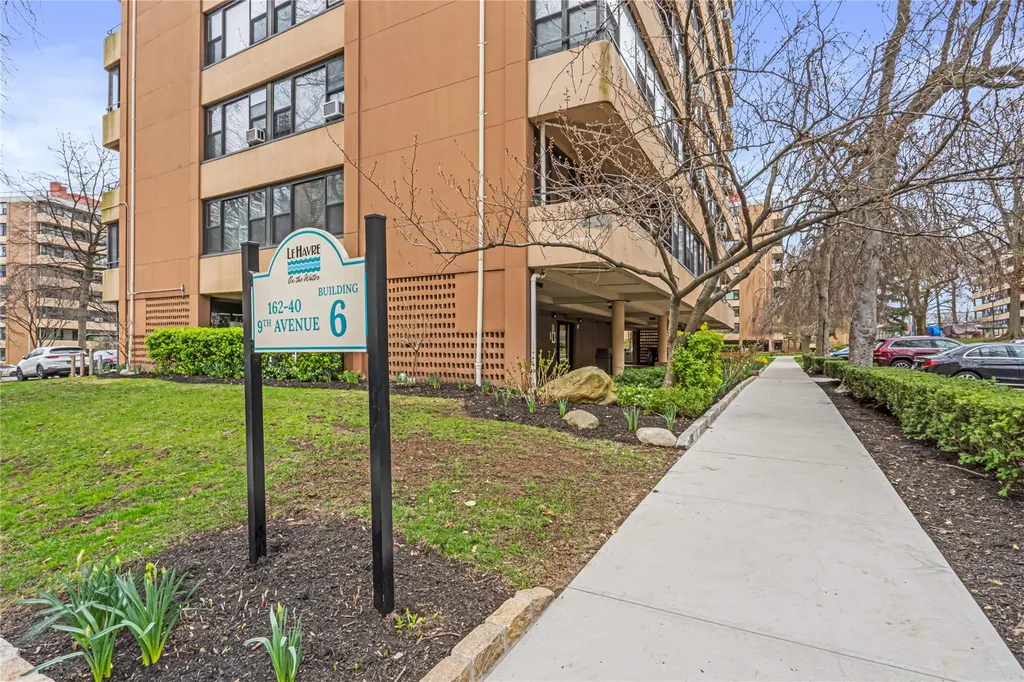 162-40 9th Avenue Beechhurst NY 11357