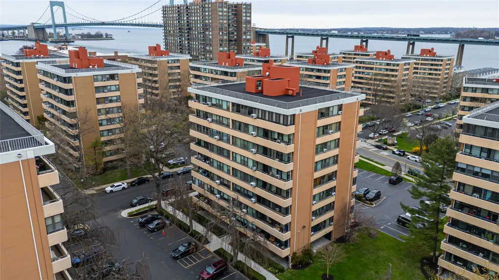 162-40 9th Avenue Beechhurst NY 11357