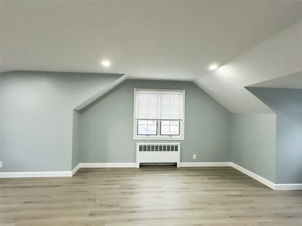 6 Rex Court Mineola NY 11501