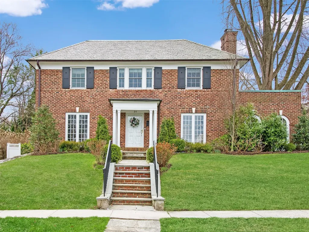 20 Stellar Place Pelham NY 10803