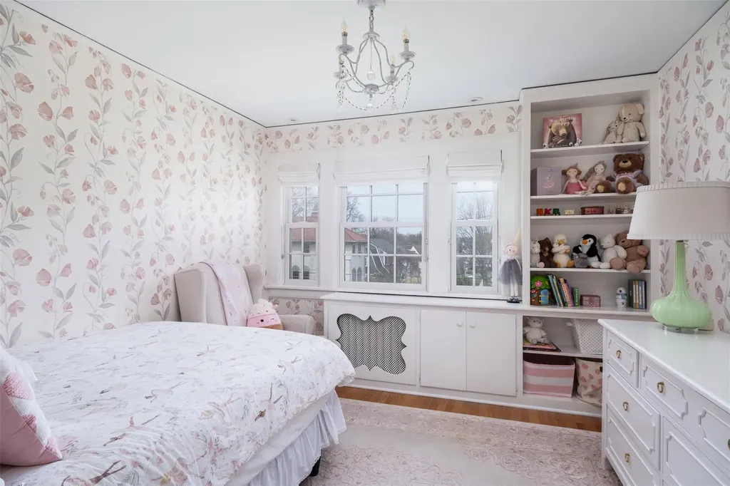 20 Stellar Place Pelham NY 10803