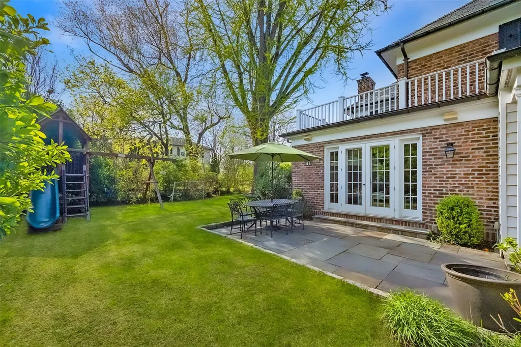 20 Stellar Place Pelham NY 10803