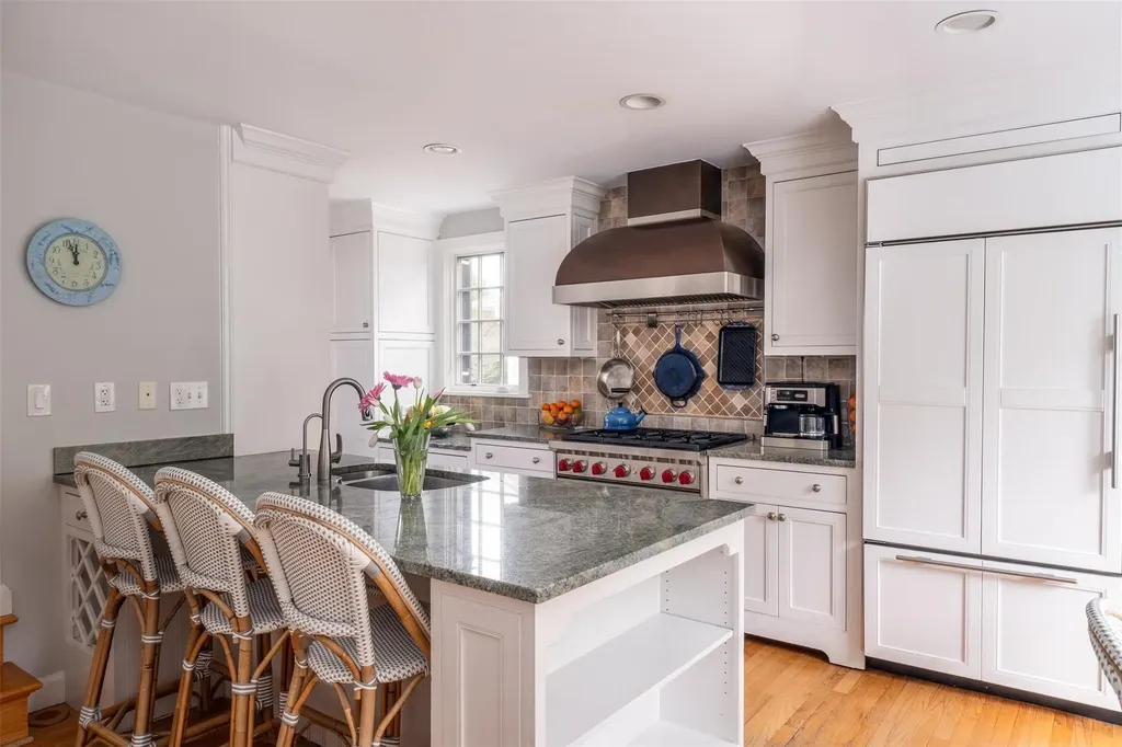20 Stellar Place Pelham NY 10803