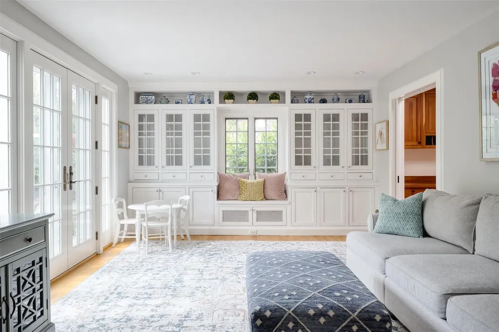 20 Stellar Place Pelham NY 10803