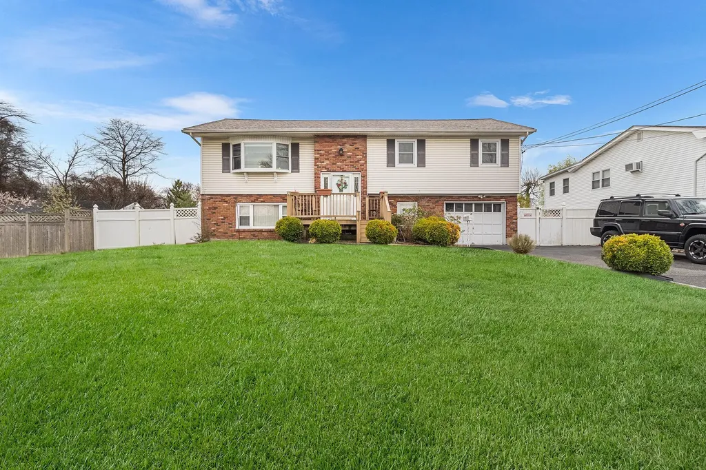 116 Independence Avenue Babylon NY 11702