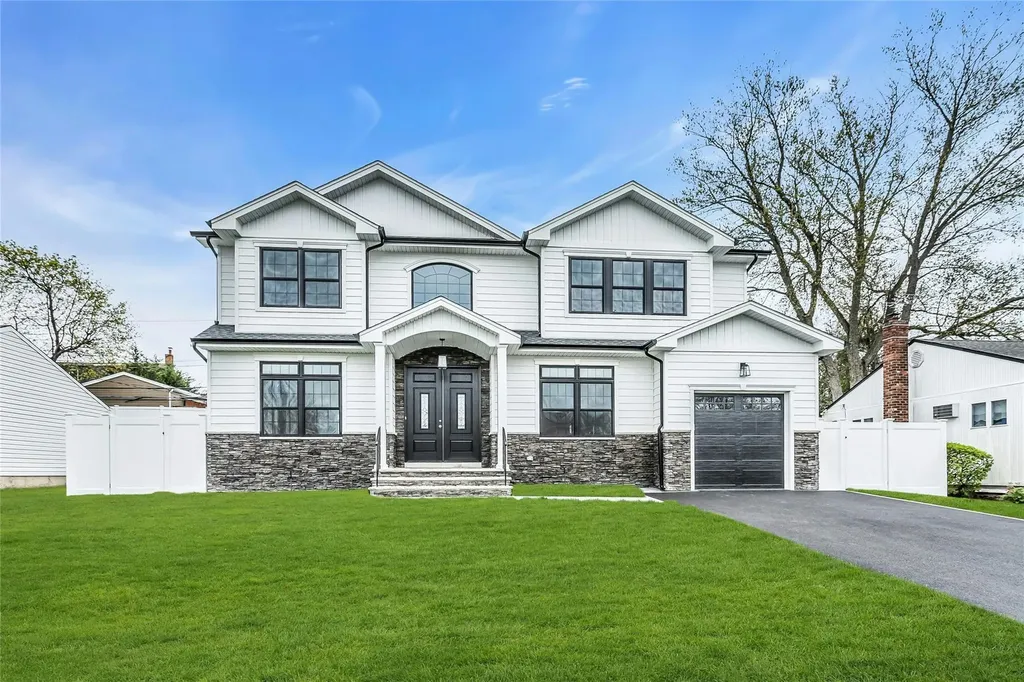 14 Terry Lane Plainview NY 11803
