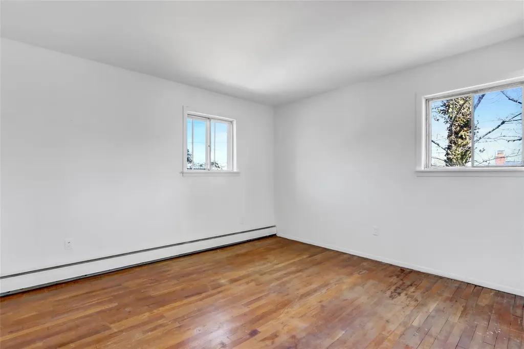 1 Thomas Avenue Bay Shore NY 11706