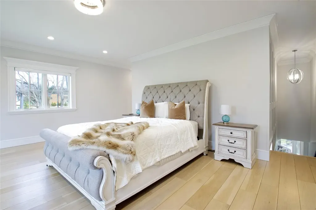 72 Wheatley Road Old Westbury NY 11568