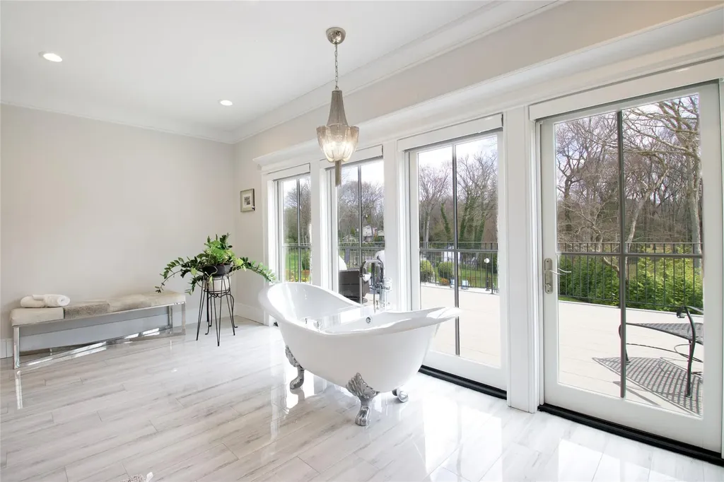 72 Wheatley Road Old Westbury NY 11568