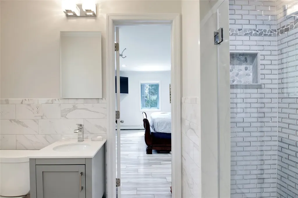 72 Wheatley Road Old Westbury NY 11568