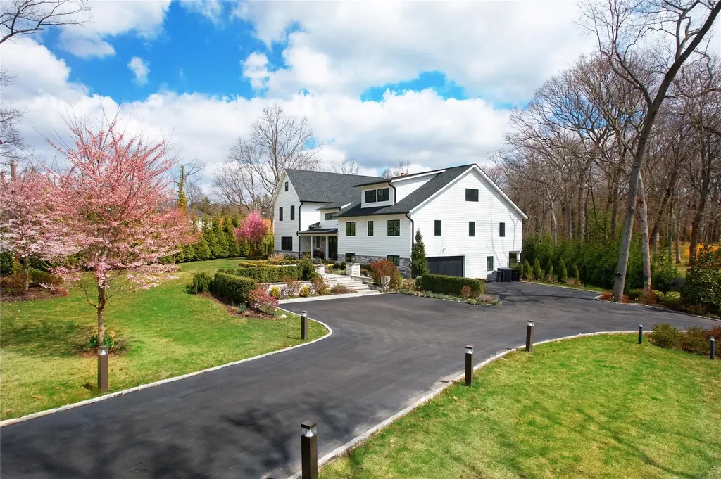 72 Wheatley Road Old Westbury NY 11568