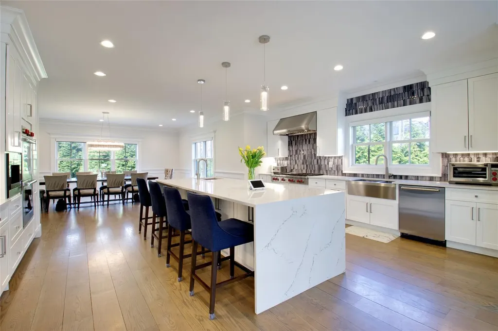 72 Wheatley Road Old Westbury NY 11568