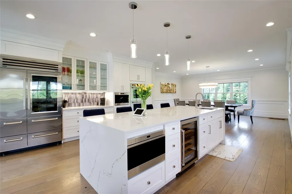 72 Wheatley Road Old Westbury NY 11568