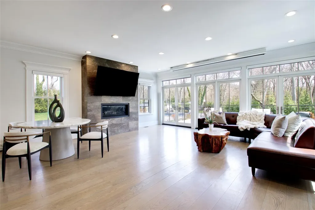 72 Wheatley Road Old Westbury NY 11568