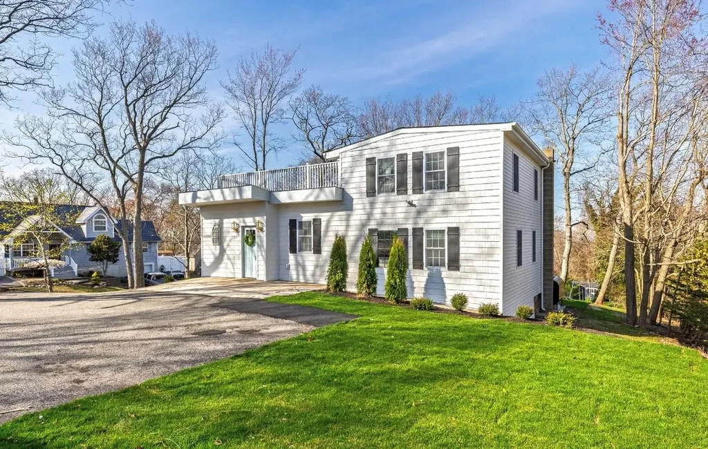 94 Dawn Road Rocky Point NY 11778