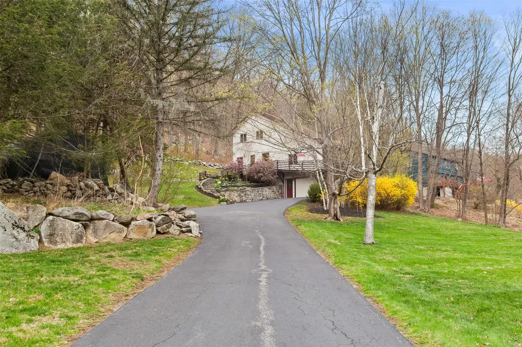 12 Muradon Road Mahopac NY 10541