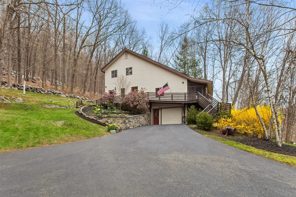 12 Muradon Road Mahopac NY 10541