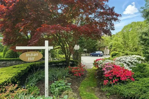 27 Indian Hill Road New Rochelle NY 10804