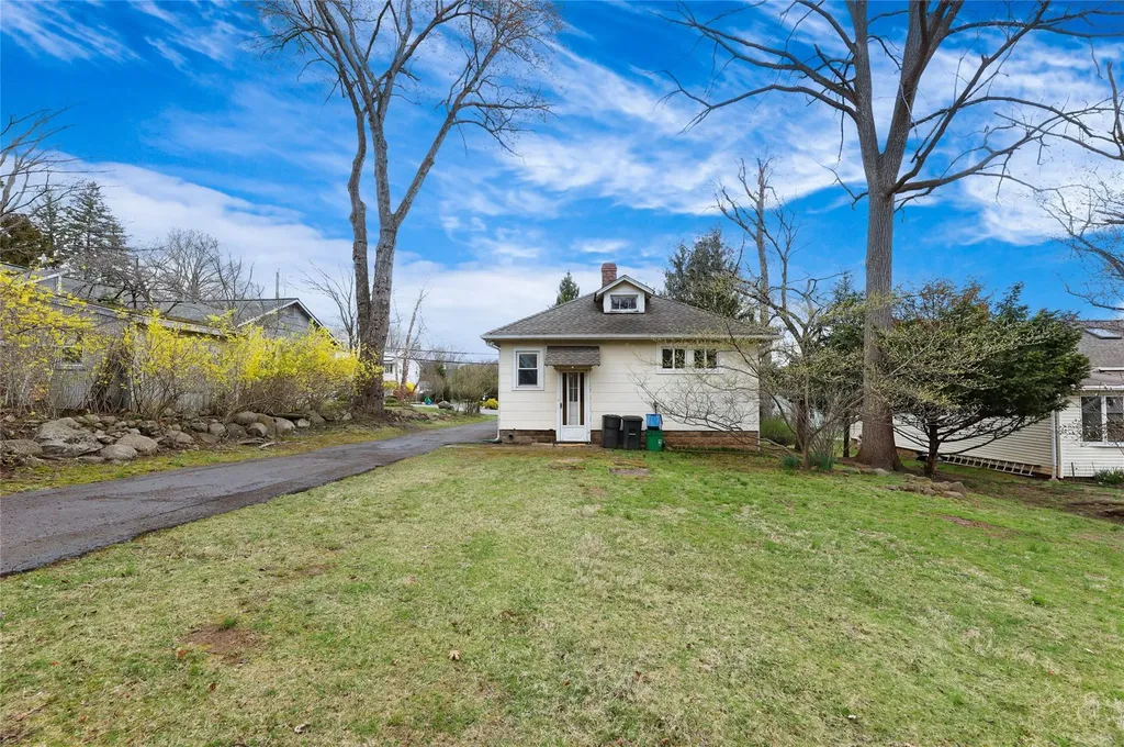 270 Maple Road Valley Cottage NY 10989