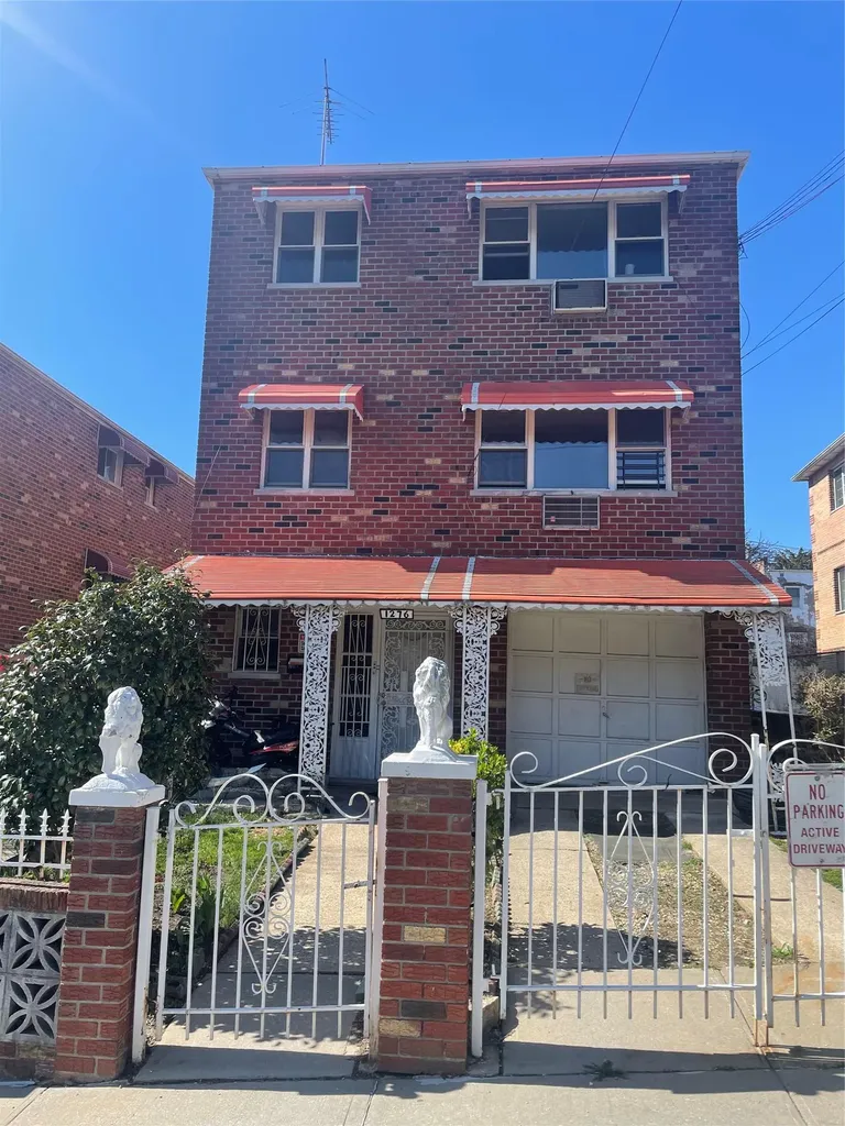 1276 East 224th Street Bronx NY 10466