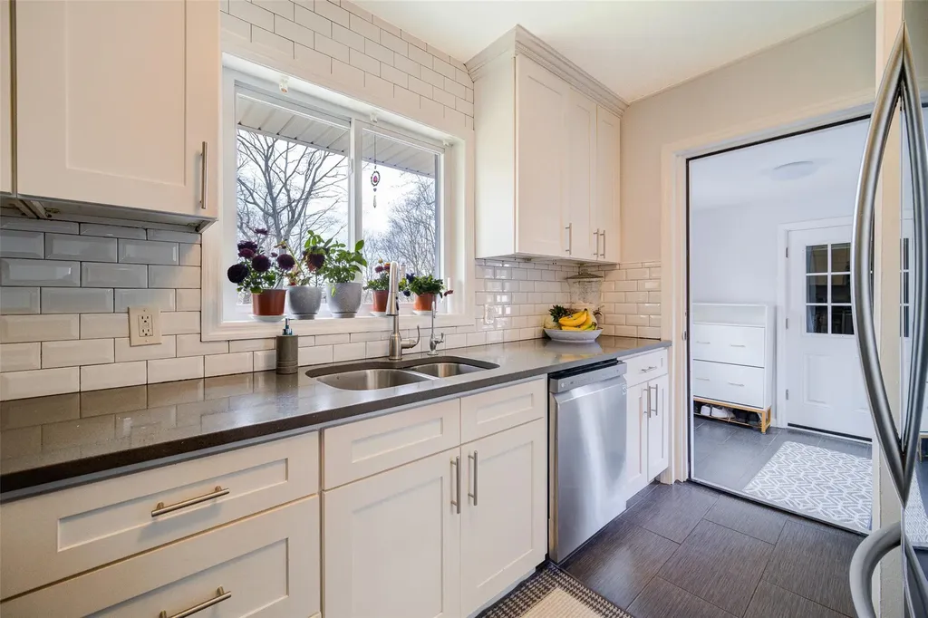 8 Ludlow Drive Poughkeepsie NY 12603