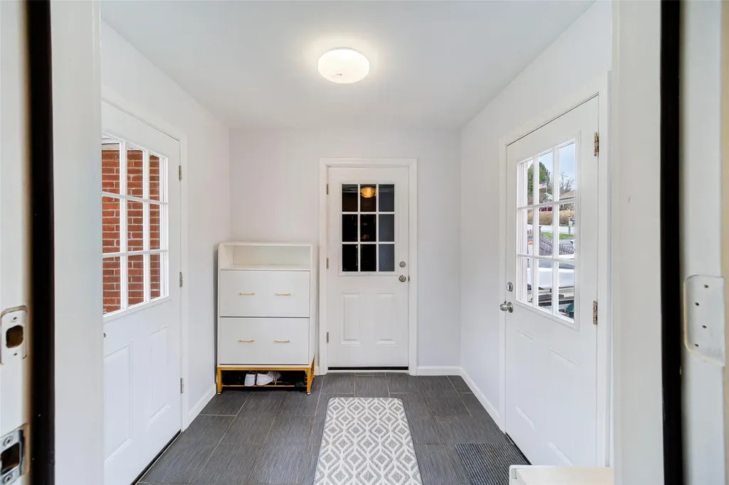 8 Ludlow Drive Poughkeepsie NY 12603