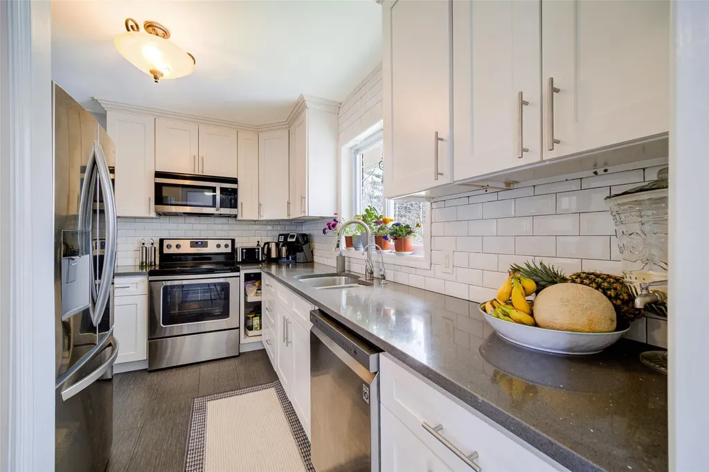 8 Ludlow Drive Poughkeepsie NY 12603