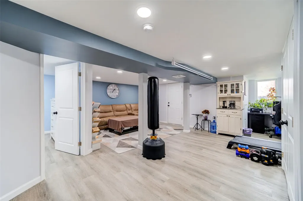 8 Ludlow Drive Poughkeepsie NY 12603
