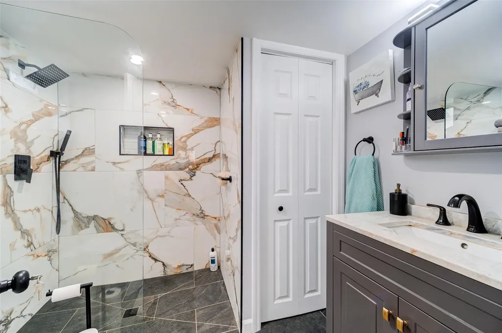 8 Ludlow Drive Poughkeepsie NY 12603
