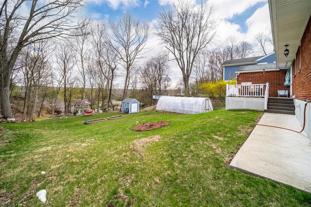 8 Ludlow Drive Poughkeepsie NY 12603