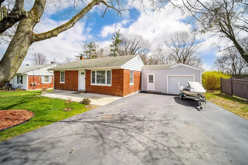 8 Ludlow Drive Poughkeepsie NY 12603