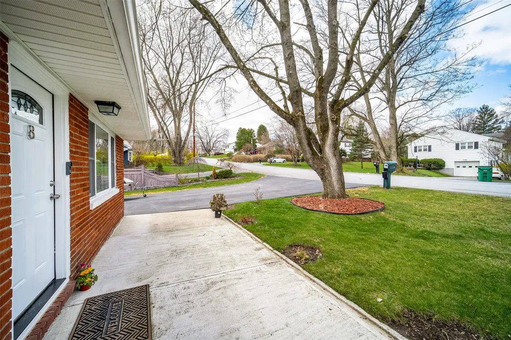 8 Ludlow Drive Poughkeepsie NY 12603