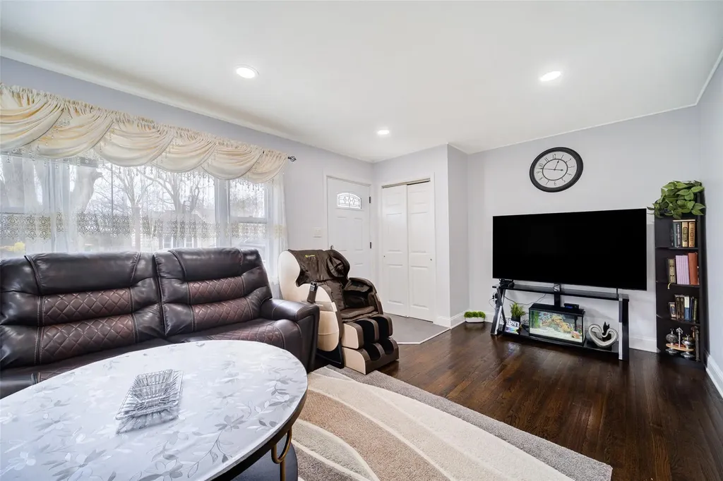 8 Ludlow Drive Poughkeepsie NY 12603