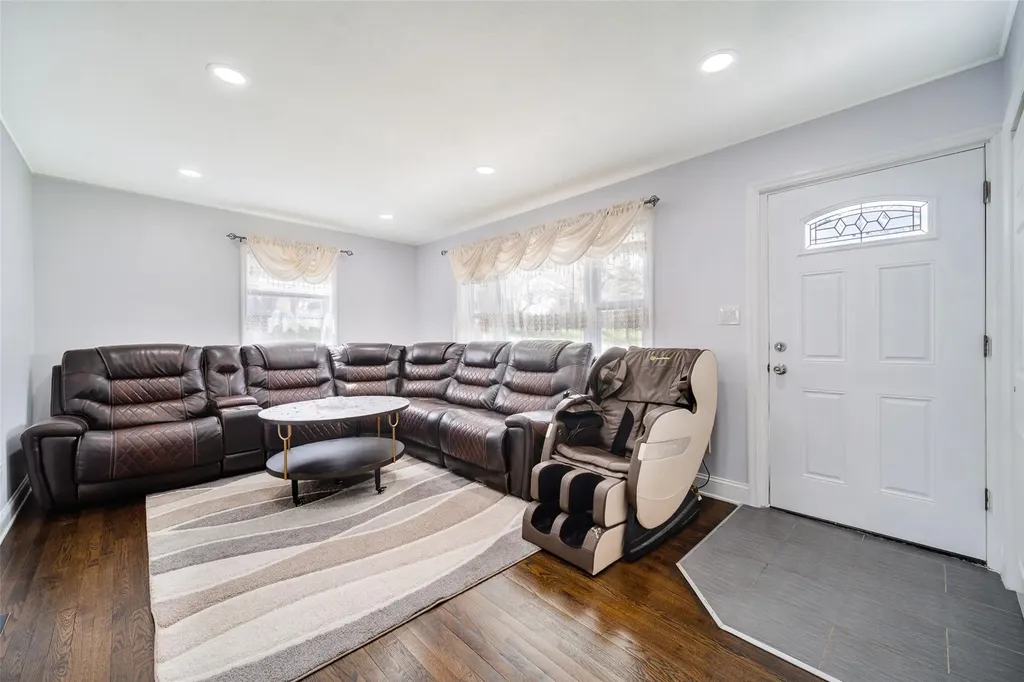 8 Ludlow Drive Poughkeepsie NY 12603