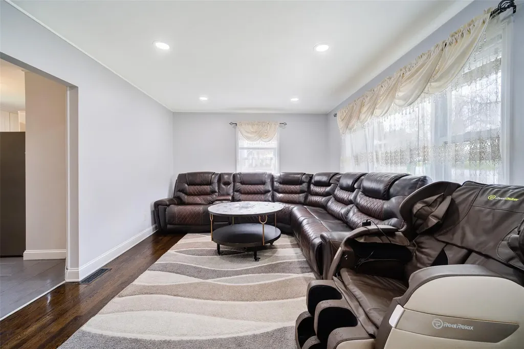 8 Ludlow Drive Poughkeepsie NY 12603