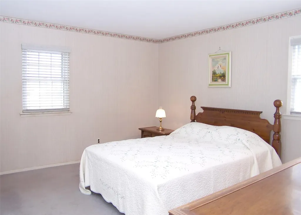 18 Norma Boulevard Holbrook NY 11741