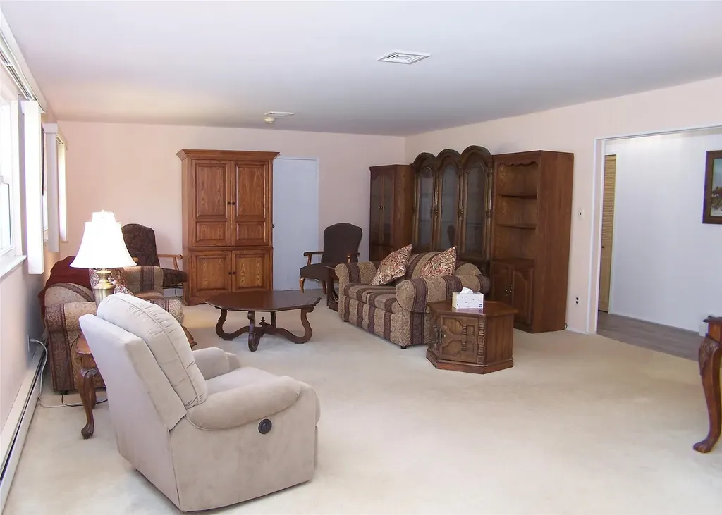 18 Norma Boulevard Holbrook NY 11741