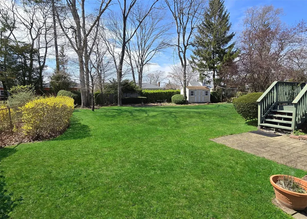 18 Norma Boulevard Holbrook NY 11741