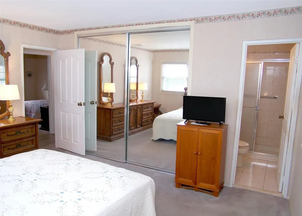 18 Norma Boulevard Holbrook NY 11741
