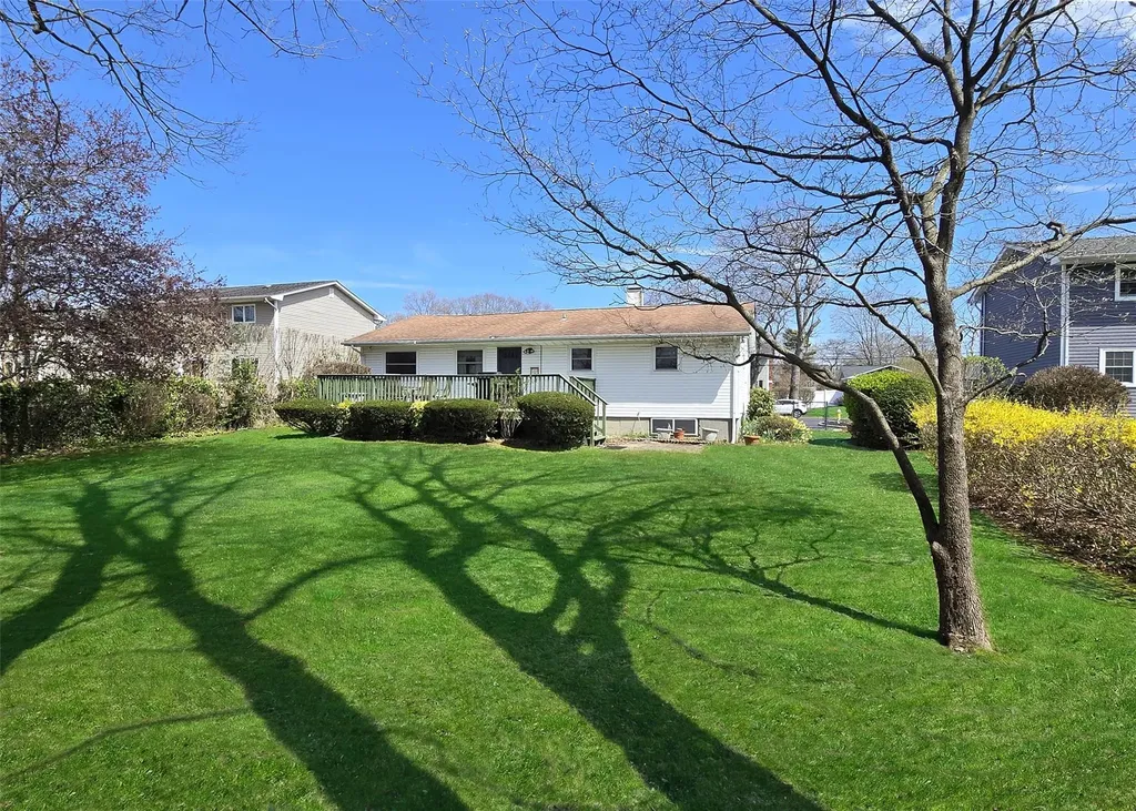 18 Norma Boulevard Holbrook NY 11741