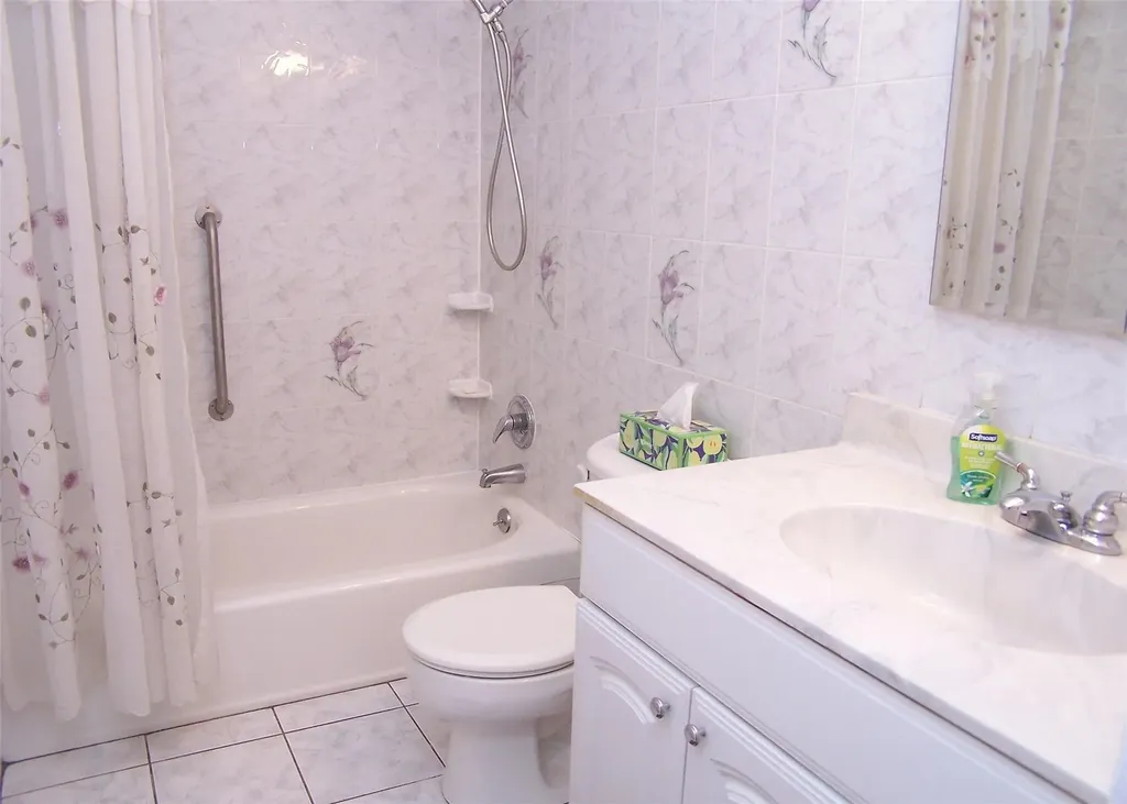 18 Norma Boulevard Holbrook NY 11741